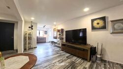 Tampines Street 42 (Tampines), Multi Generation #524339771